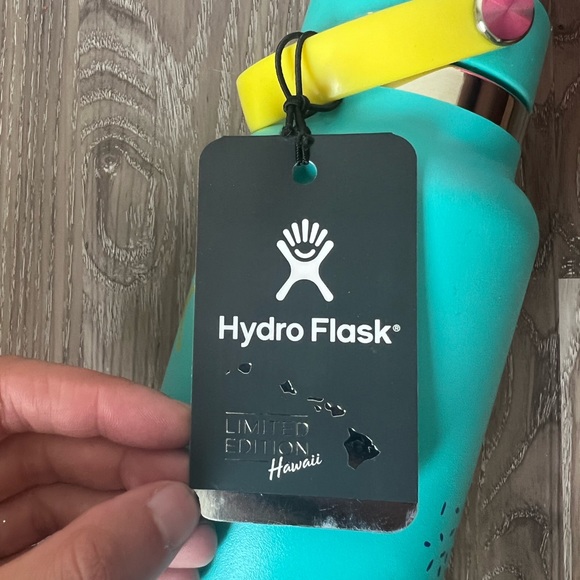 Hydro Flask Limited Edition Hawaii 40 oz Wide Mouth & Boot Water Bottle - Picture 5 of 5